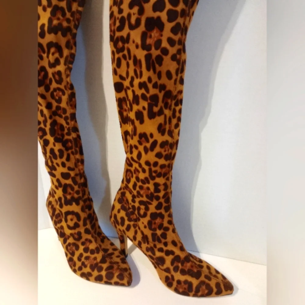 LEOPARD PRINT THIGH HIGH PULL ON BOOTS Sz. 37 EU / 6.5 or 7 US‎